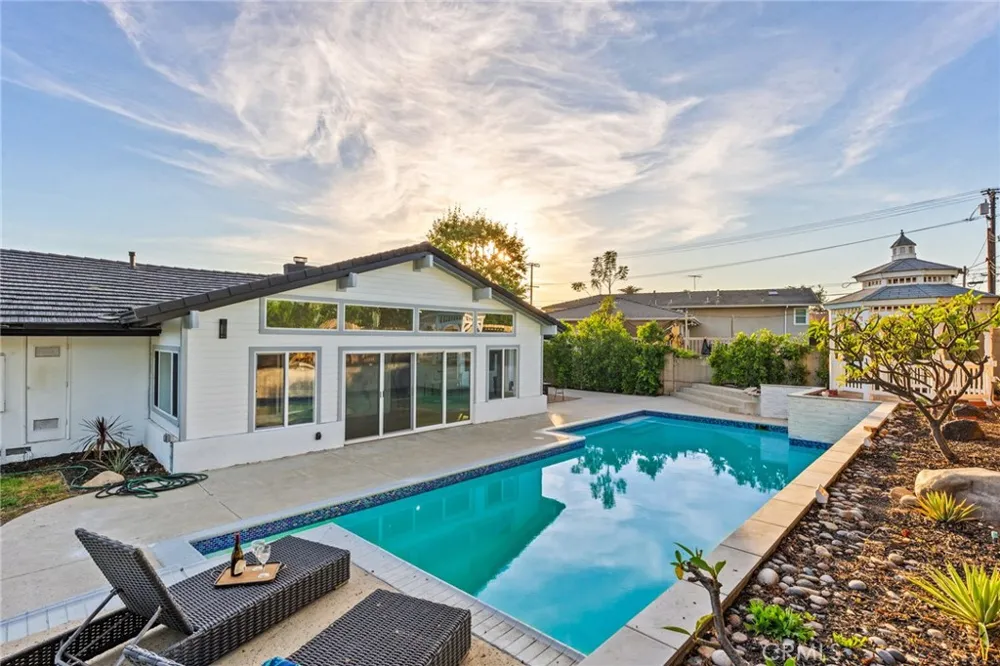 1271 Brittany Cross North Tustin, CA 92705