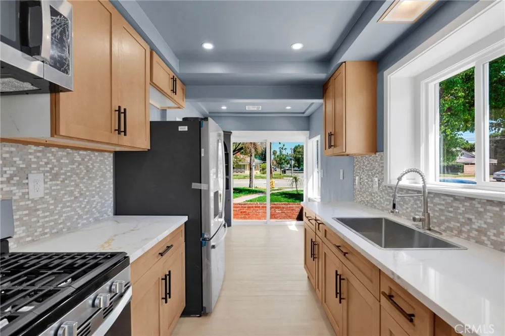 701 Harbor Anaheim, CA 92805