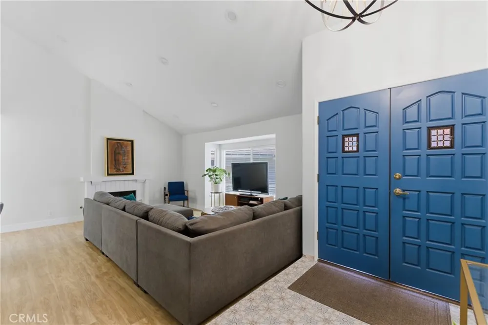 6 Blacksmith Circle Pomona, CA 91766