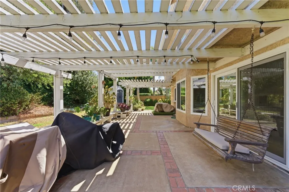 6 Blacksmith Circle Pomona, CA 91766
