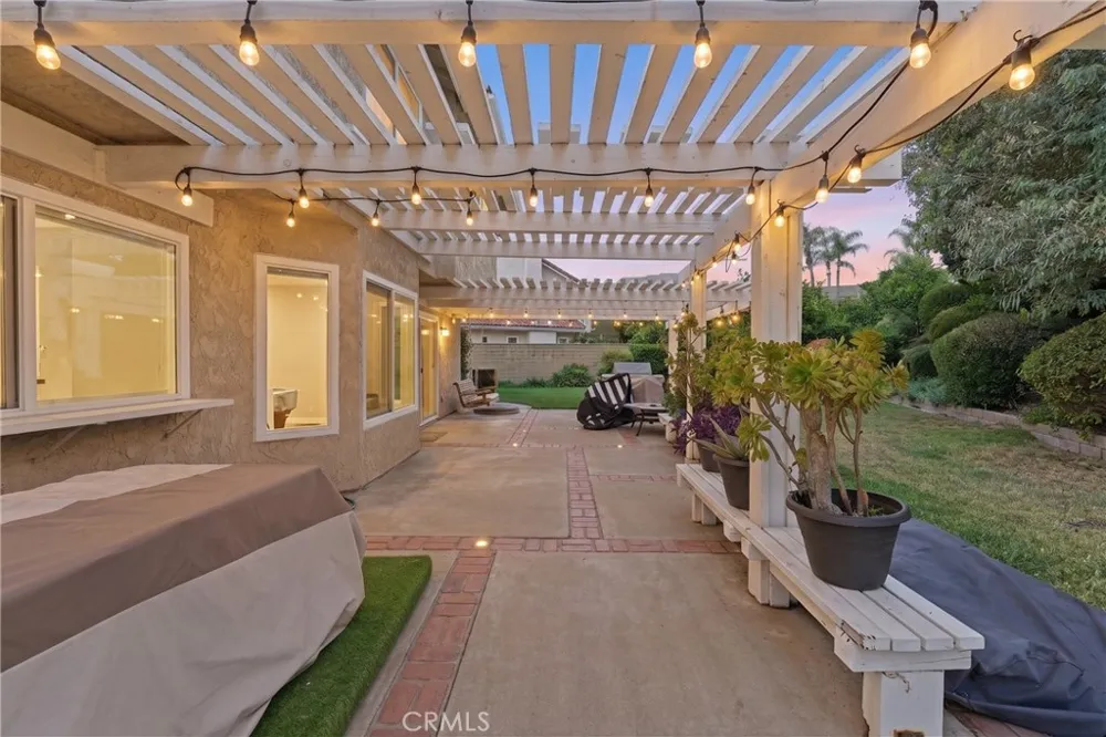 6 Blacksmith Circle Pomona, CA 91766