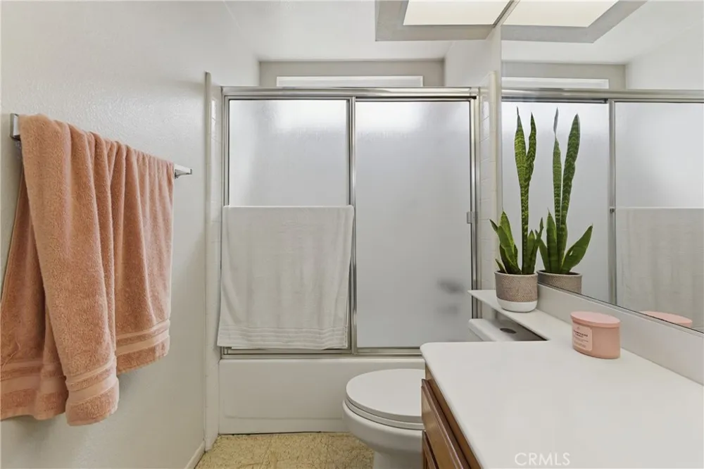 6 Blacksmith Circle Pomona, CA 91766