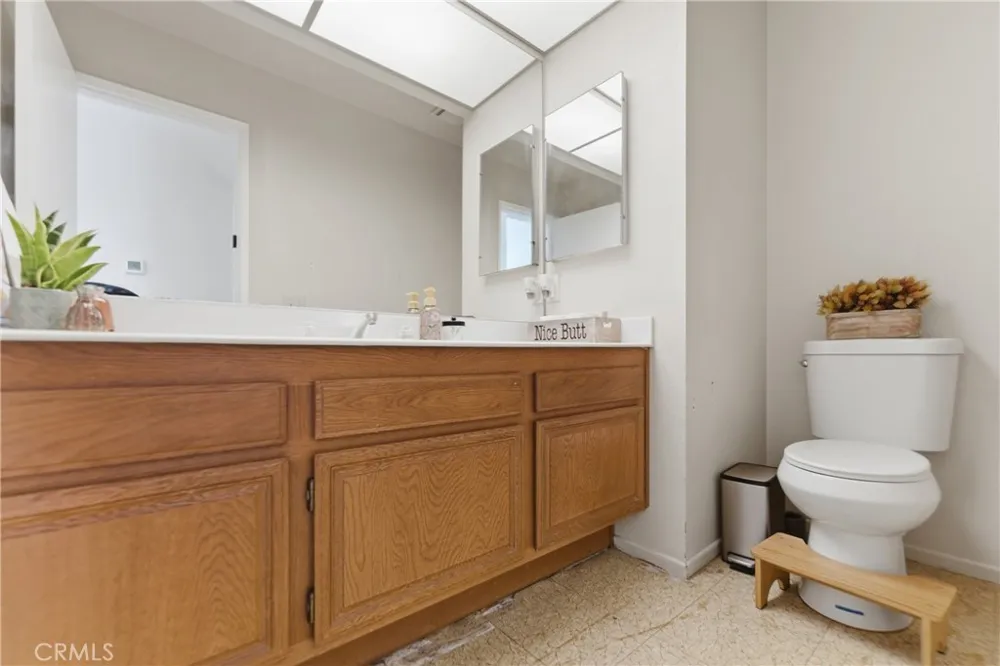 6 Blacksmith Circle Pomona, CA 91766