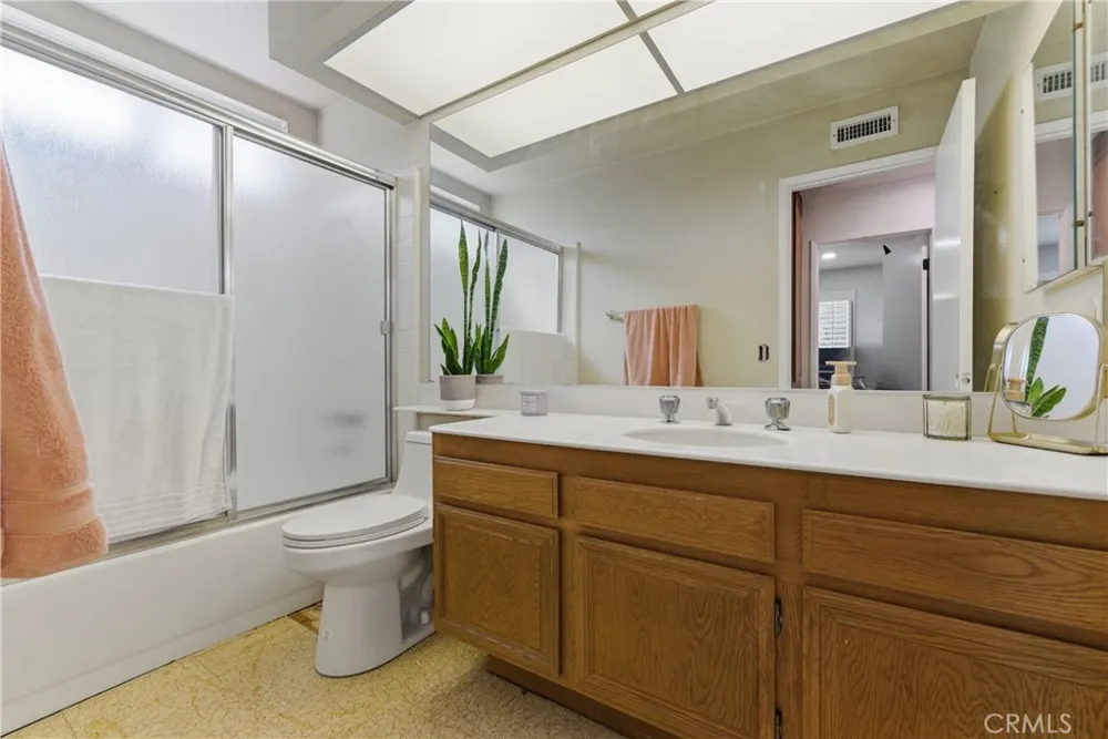 6 Blacksmith Circle Pomona, CA 91766