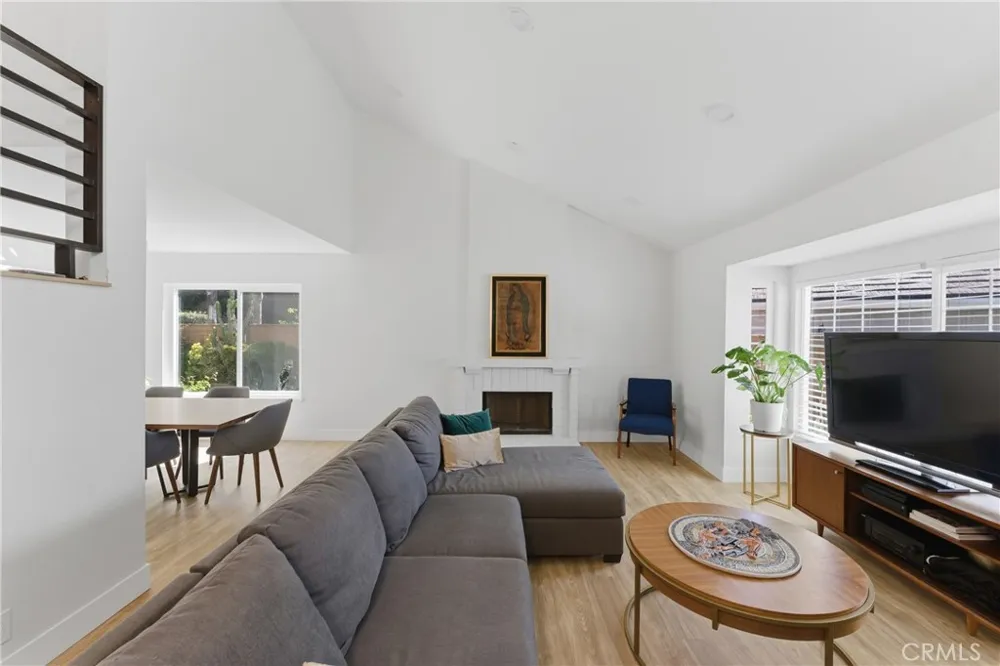 6 Blacksmith Circle Pomona, CA 91766