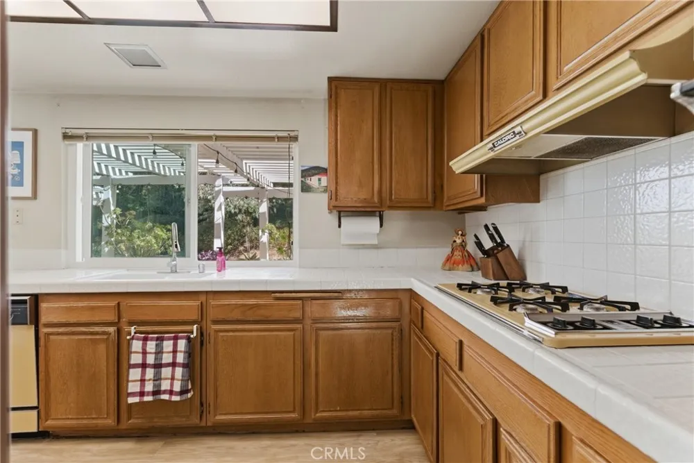 6 Blacksmith Circle Pomona, CA 91766