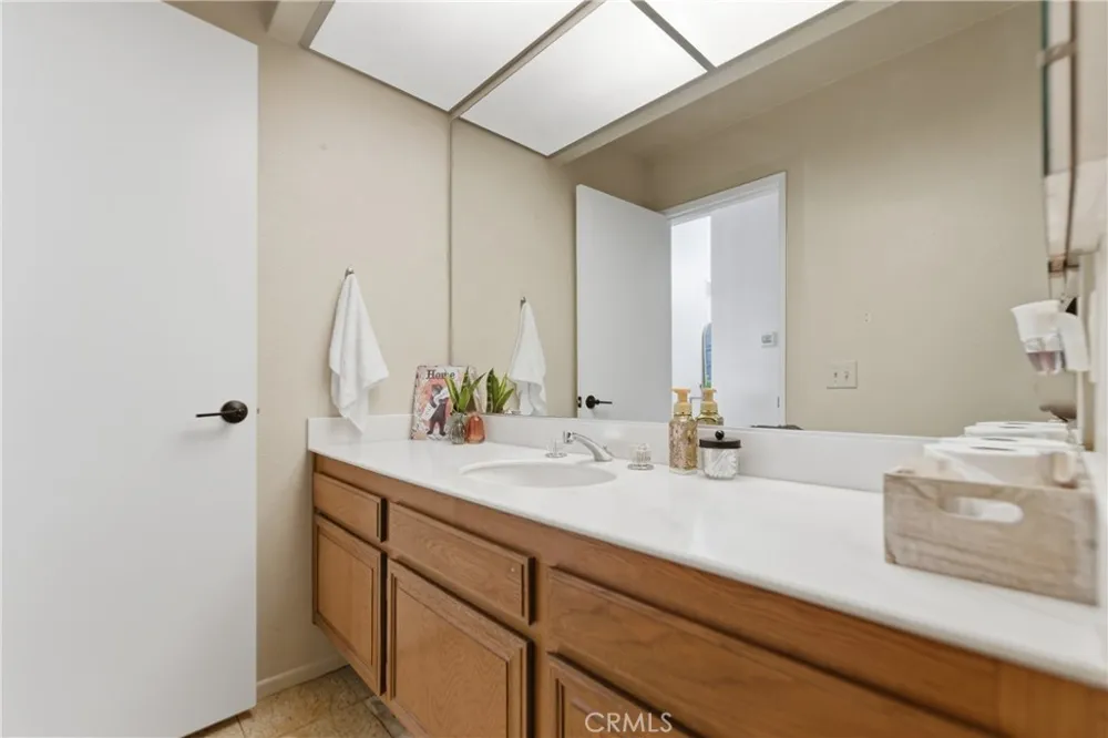 6 Blacksmith Circle Pomona, CA 91766