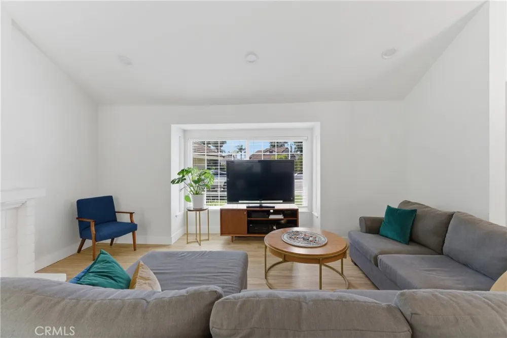 6 Blacksmith Circle Pomona, CA 91766