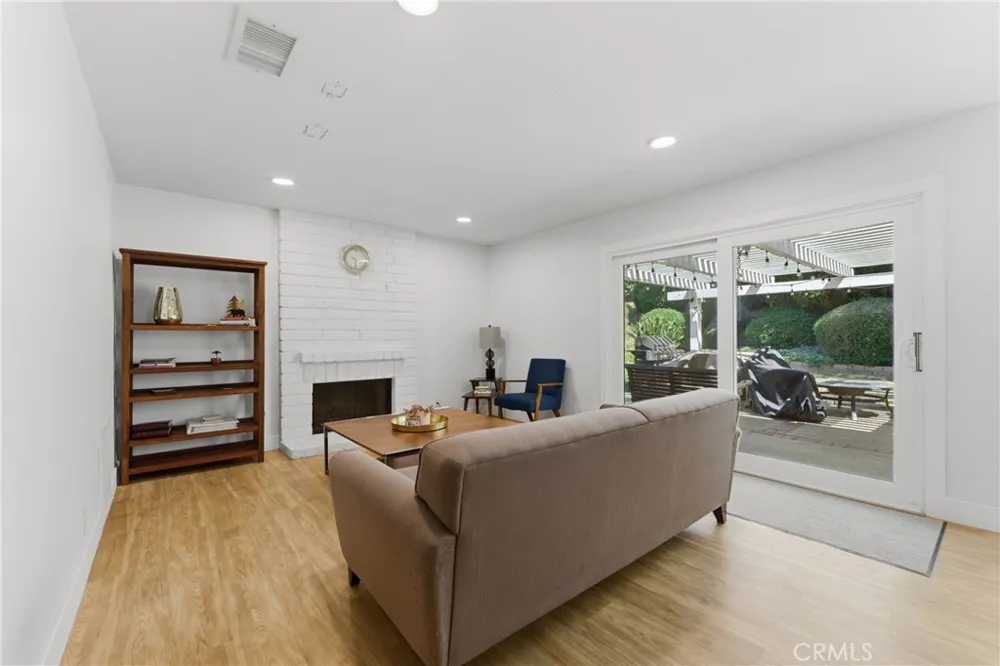 6 Blacksmith Circle Pomona, CA 91766