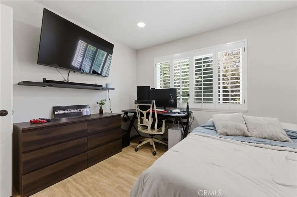 6 Blacksmith Circle Pomona, CA 91766