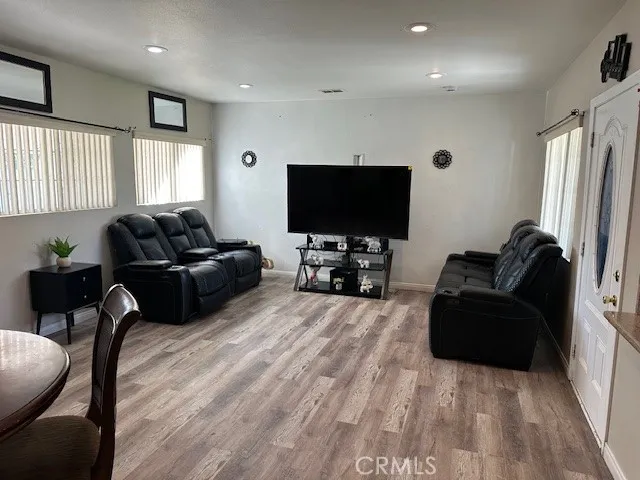17430 Tadmore La Puente, CA 91744