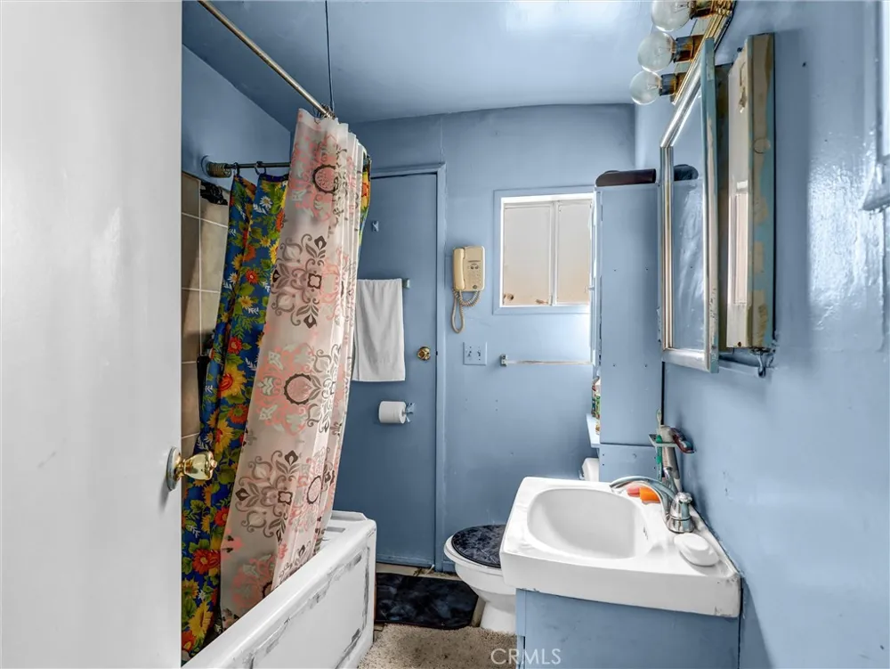 405 S Ward Compton, CA 90221