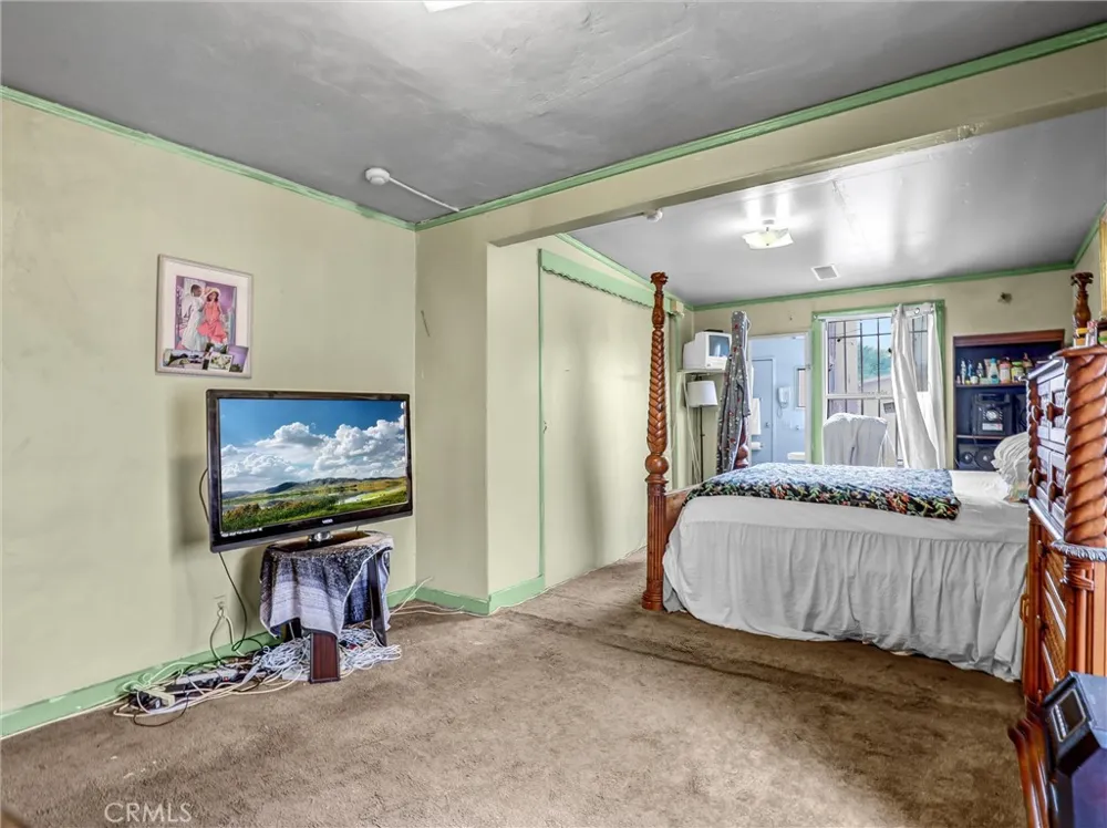 405 S Ward Compton, CA 90221