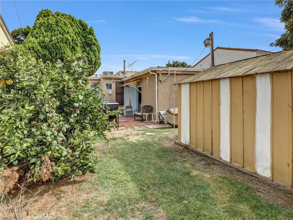 405 S Ward Compton, CA 90221