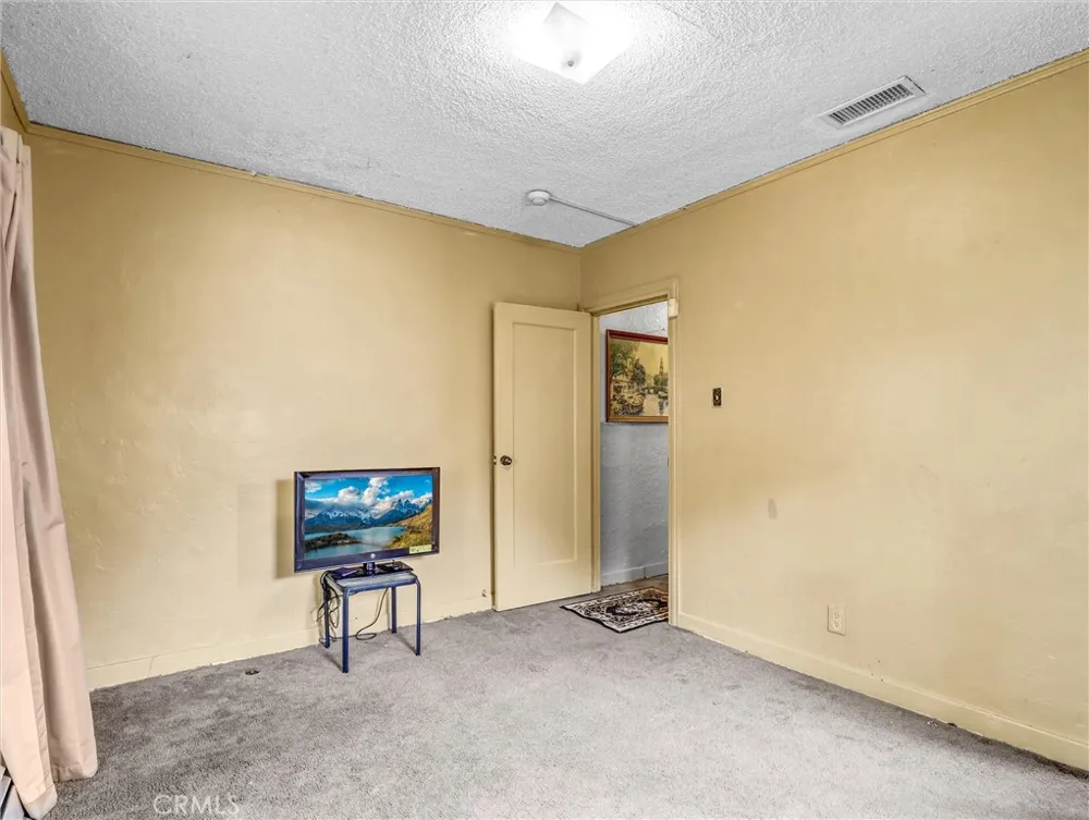 405 S Ward Compton, CA 90221