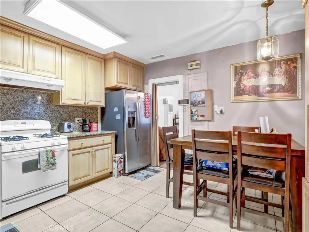 405 S Ward Compton, CA 90221