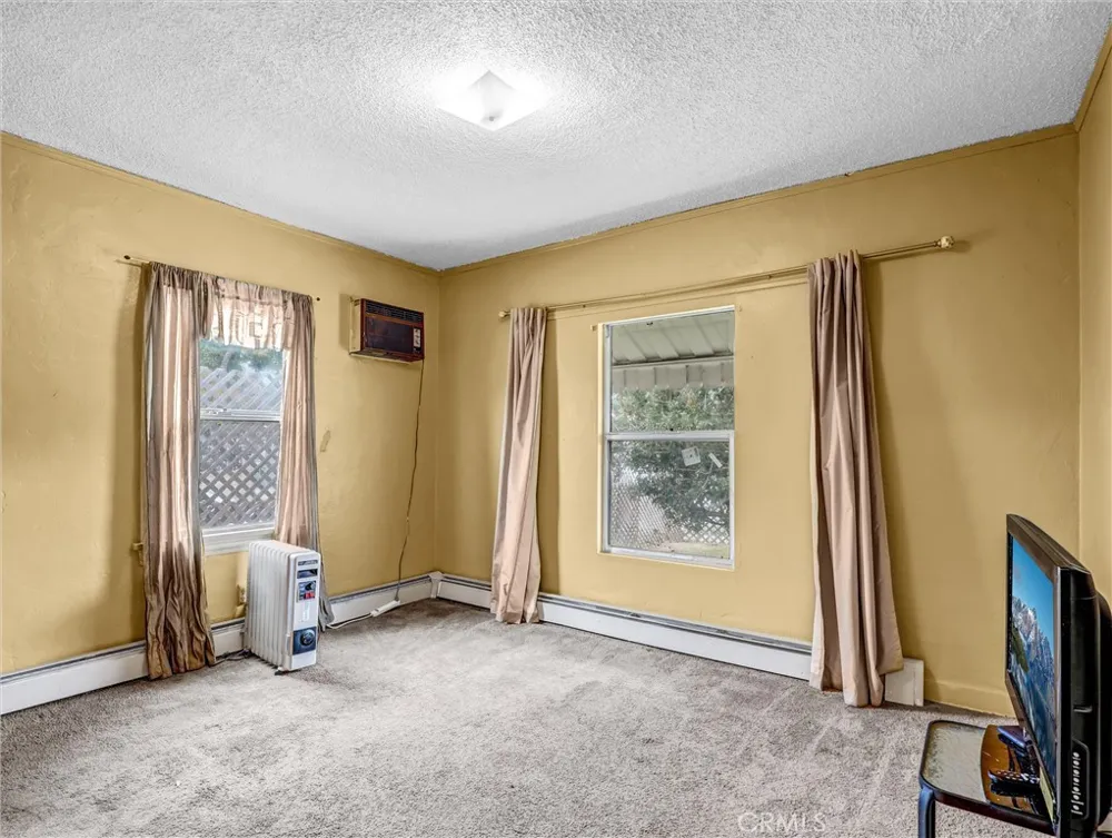 405 S Ward Compton, CA 90221
