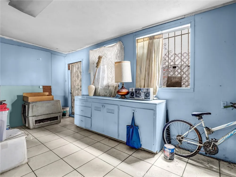 405 S Ward Compton, CA 90221