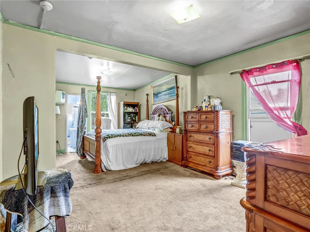 405 S Ward Compton, CA 90221