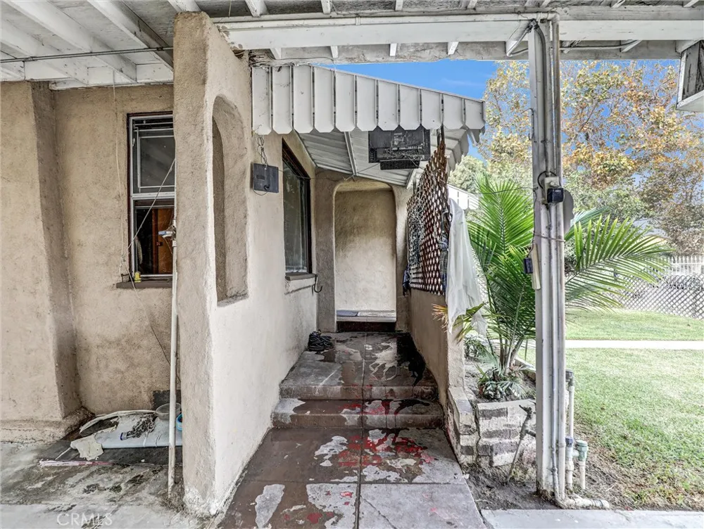 405 S Ward Compton, CA 90221