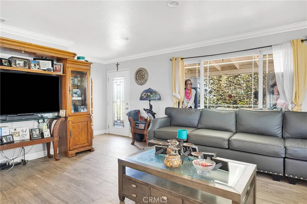 15558 Greenwood St Hesperia, CA 92345