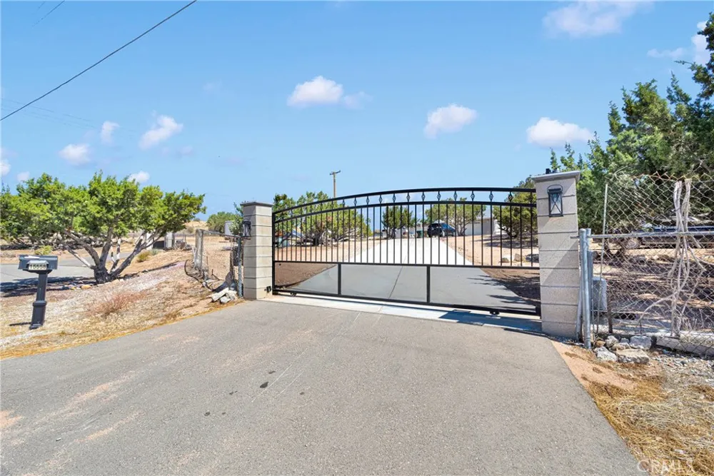 15558 Greenwood St Hesperia, CA 92345