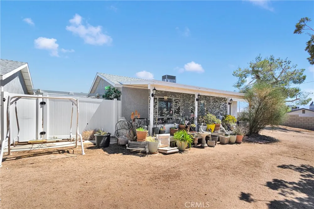 15558 Greenwood St Hesperia, CA 92345