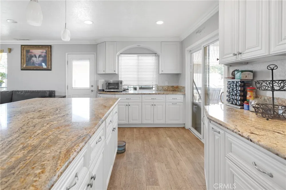 15558 Greenwood St Hesperia, CA 92345