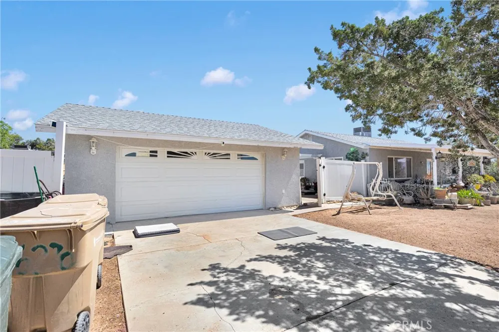 15558 Greenwood St Hesperia, CA 92345