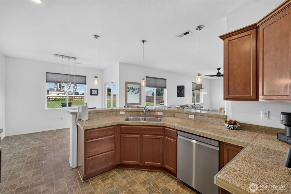 10244 Road 5.8 NE Moses Lake, WA 98837