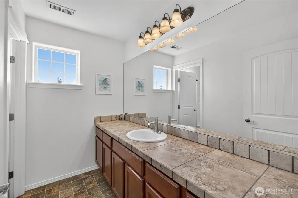 10244 Road 5.8 NE Moses Lake, WA 98837