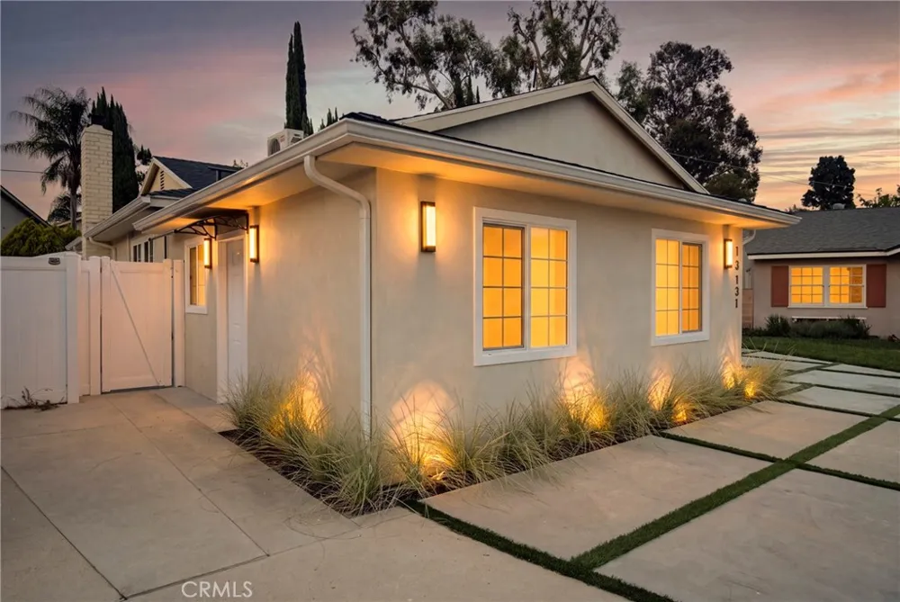 13131 Crewe Street North Hollywood, CA 91605