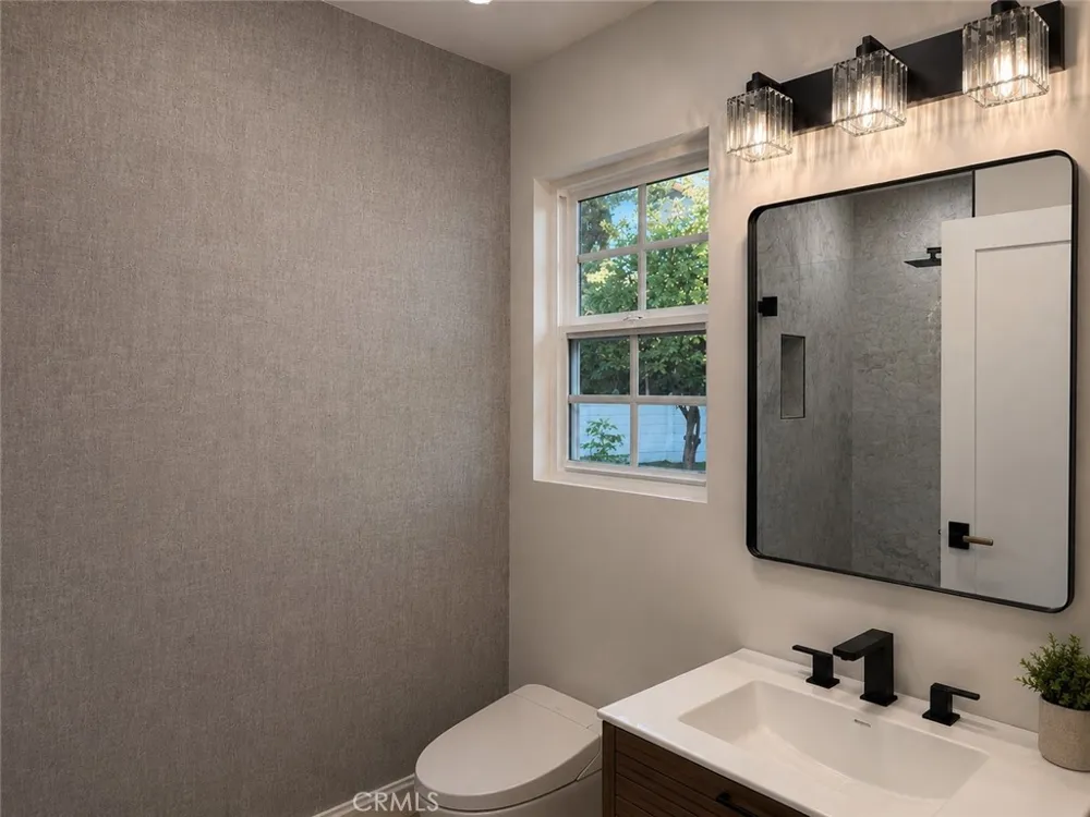 13131 Crewe Street North Hollywood, CA 91605