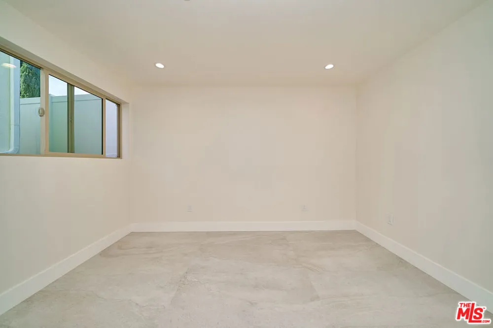 2938 Mary Street #A La Crescenta, CA 91214