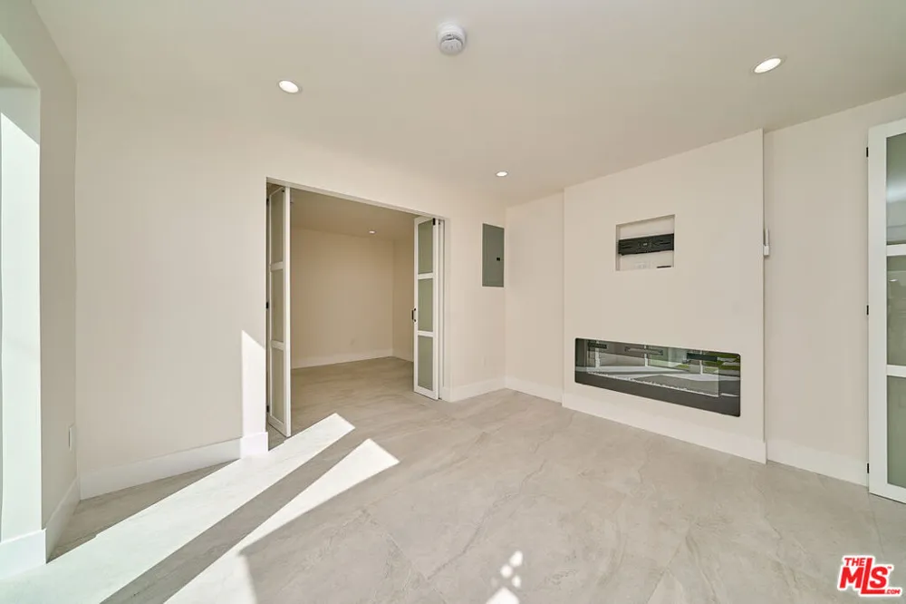 2938 Mary Street #A La Crescenta, CA 91214