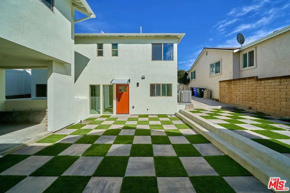 2938 Mary Street #A La Crescenta, CA 91214
