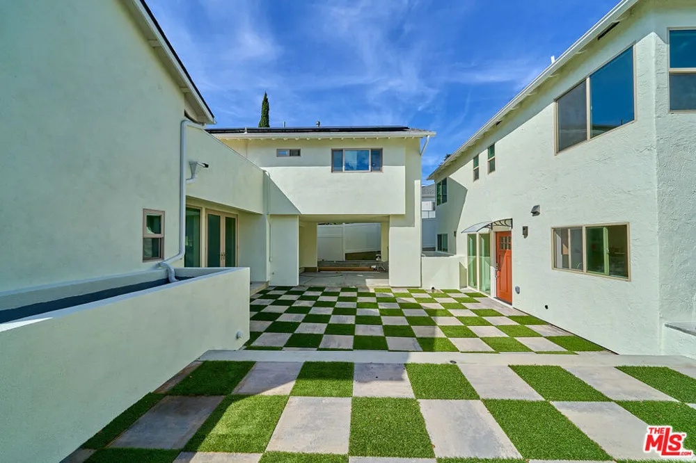 2938 Mary Street #A La Crescenta, CA 91214