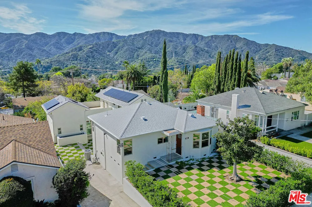 2938 Mary Street #A La Crescenta, CA 91214