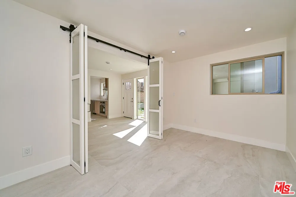 2938 Mary Street #A La Crescenta, CA 91214
