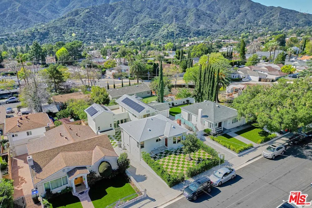 2938 Mary Street #A La Crescenta, CA 91214