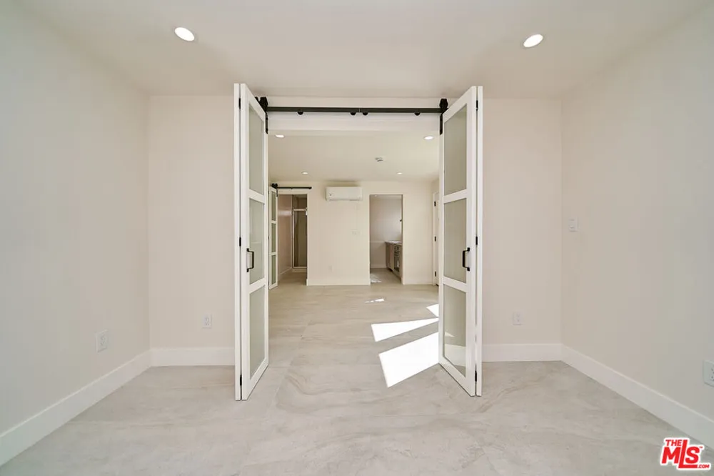 2938 Mary Street #A La Crescenta, CA 91214