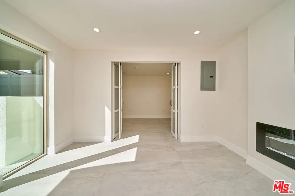2938 Mary Street #A La Crescenta, CA 91214