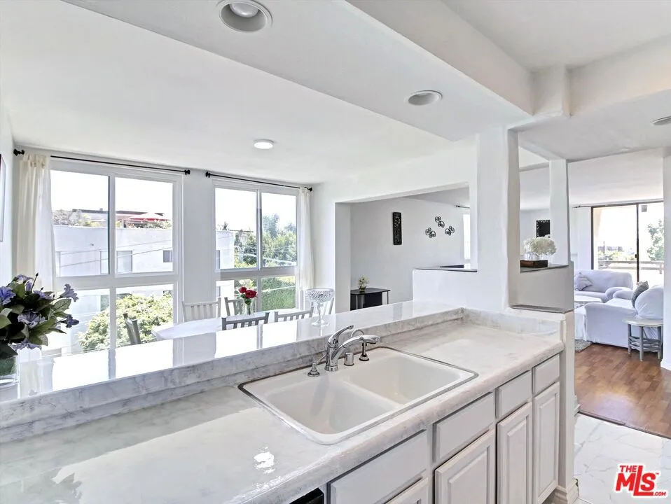 911 Kings Road #310 West Hollywood, CA 90069