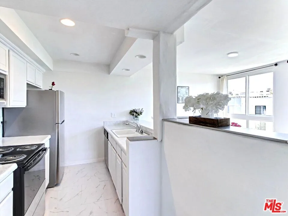 911 Kings Road #310 West Hollywood, CA 90069