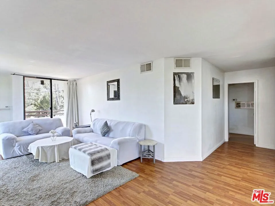 911 Kings Road #310 West Hollywood, CA 90069
