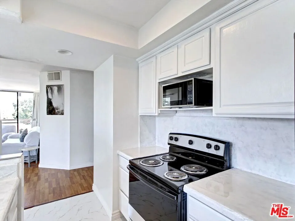 911 Kings Road #310 West Hollywood, CA 90069