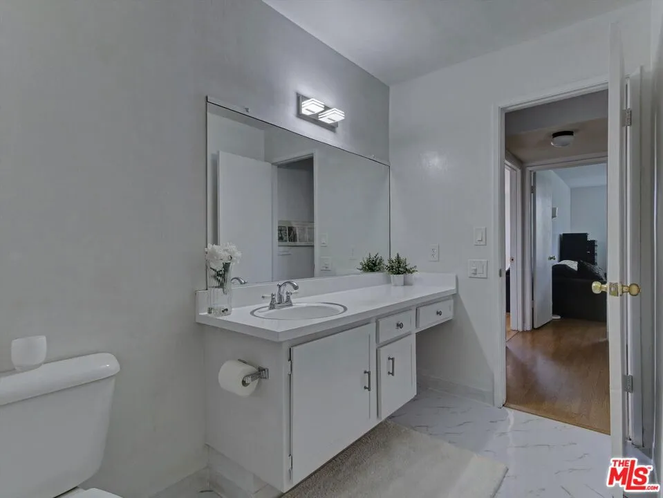 911 Kings Road #310 West Hollywood, CA 90069