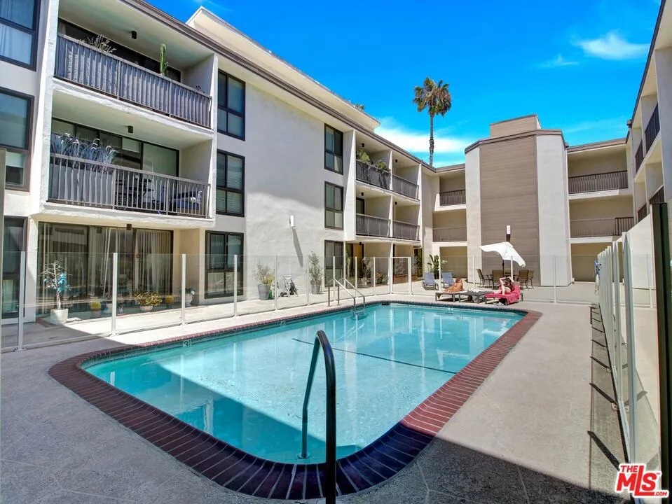 911 Kings Road #310 West Hollywood, CA 90069