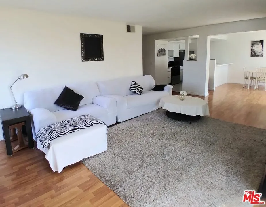 911 Kings Road #310 West Hollywood, CA 90069