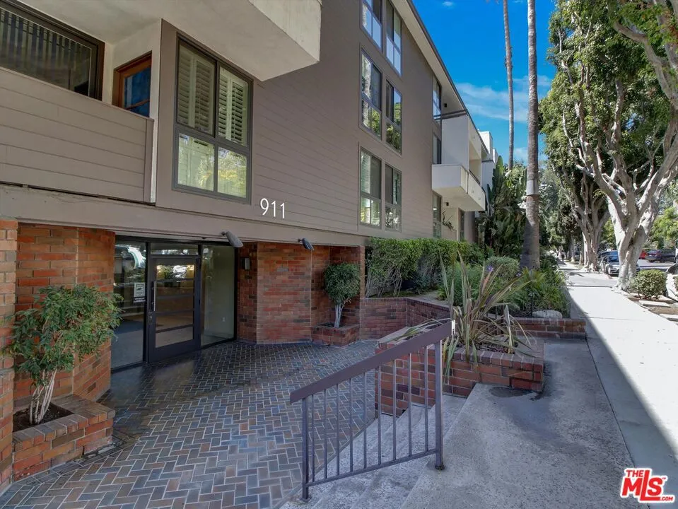 911 Kings Road #310 West Hollywood, CA 90069